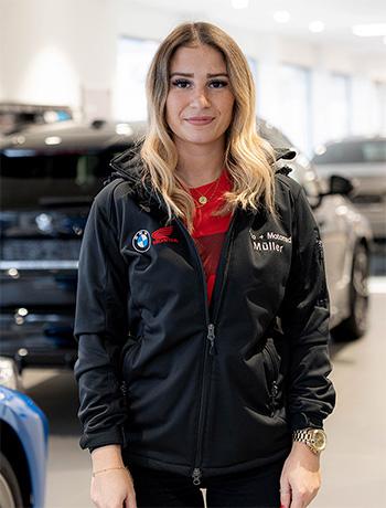 Christina Megalogeni Serviceassistentin